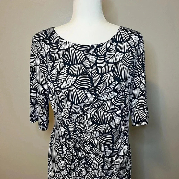 Connected Apparel 1/2 Sleeve Wrap  Dress - Picture 6 of 10